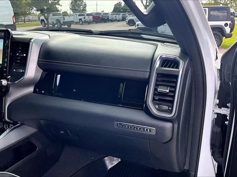 Used 2025 RAM 1500 Laramie AWD/4WD image 16
