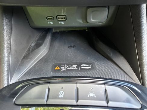 Used 2025 Buick Envista Avenir FWD image 29
