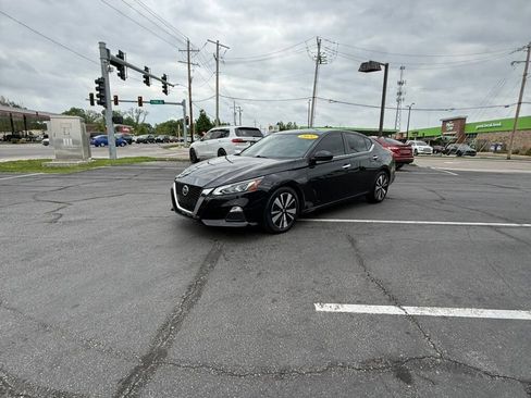Used 2021 Nissan Altima 2.5 SV FWD image 6