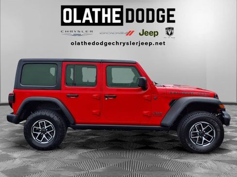 Used 2024 Jeep Wrangler Unlimited Rubicon AWD/4WD image 30
