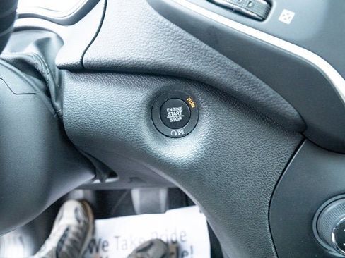 Certified 2023 Jeep Cherokee Altitude Lux w/ Lux Elite Package image 20