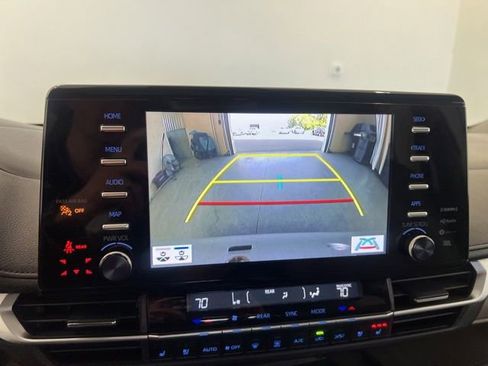 Certified 2023 Toyota Sienna Limited AWD/4WD image 34
