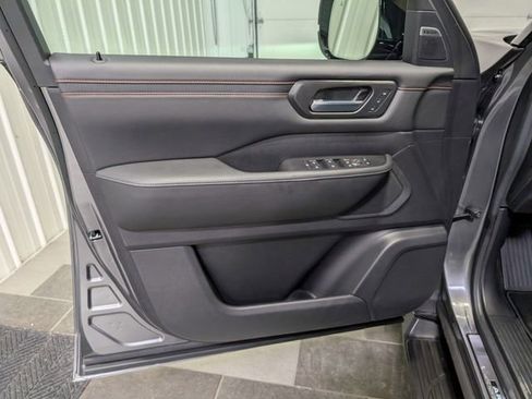 Used 2025 Nissan Armada PRO-4X w/ Pro-4X Premium Package image 14