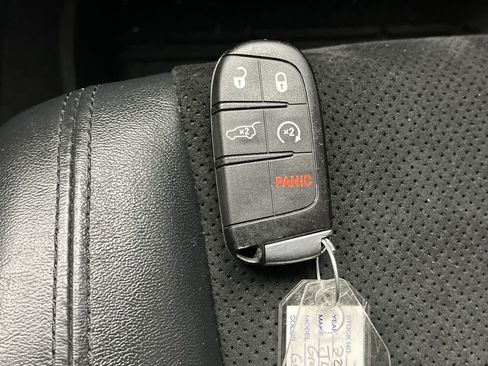 Used 2018 Jeep Grand Cherokee Altitude image 25