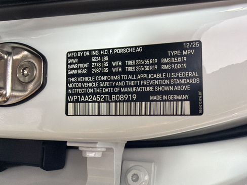 Certified 2026 Porsche Macan AWD/4WD image 21