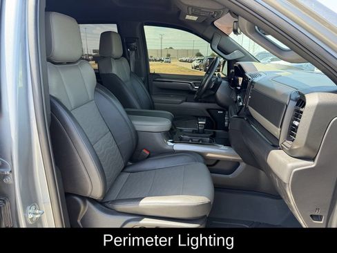 Used 2023 Chevrolet Silverado 1500 ZR2 w/ Technology Package AWD/4WD image 35