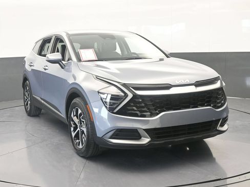 Used 2025 Kia Sportage EX FWD image 9