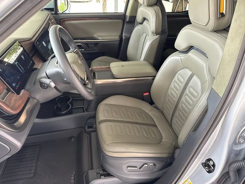 Used 2022 Rivian R1T Launch Edition AWD/4WD image 18