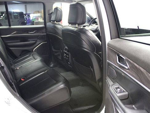 Used 2022 Jeep Grand Cherokee Limited w/ MOPAR Finishing Package AWD/4WD image 35