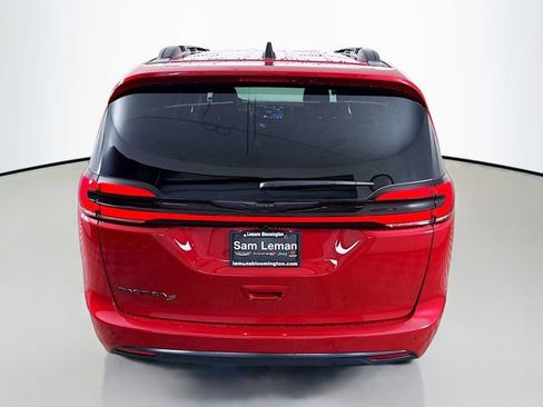 New 2026 Chrysler Pacifica Select FWD image 6