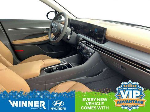 New 2025 Hyundai Sonata Limited image 16