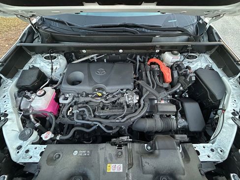 Used 2025 Toyota RAV4 XLE image 11