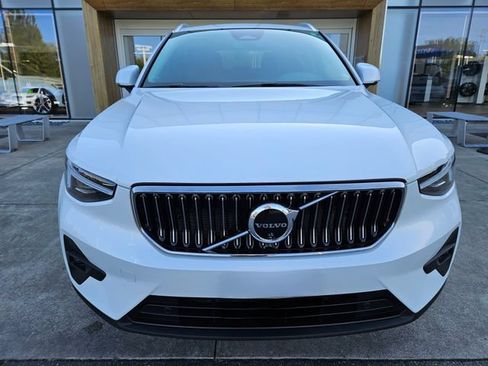 Certified 2024 Volvo XC40 B5 Ultimate w/ Protection Package Premier AWD/4WD image 2
