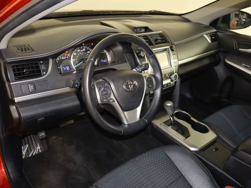 Used 2014 Toyota Camry SE FWD image 22