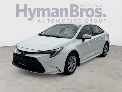 Used 2023 Toyota Corolla LE w/ Carpet Mat Package (TMS) FWD image 3