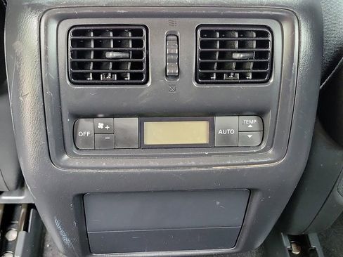 Used 2017 Nissan Pathfinder S FWD image 11