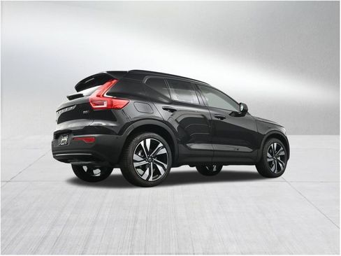 New 2026 Volvo XC40 B5 Ultra w/ Protection Package Premier AWD/4WD image 25