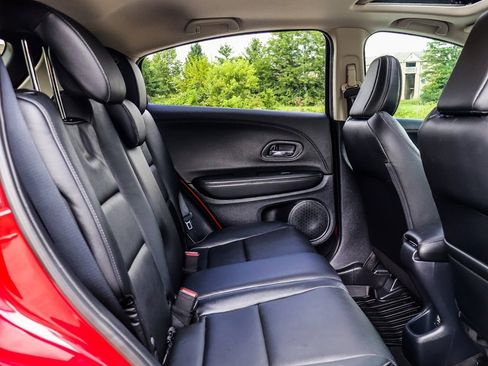 Used 2020 Honda HR-V Touring image 26