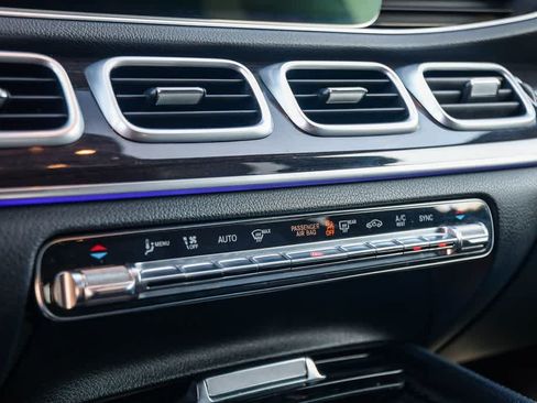 Used 2020 Mercedes-Benz GLE 350 w/ Premium Package image 22