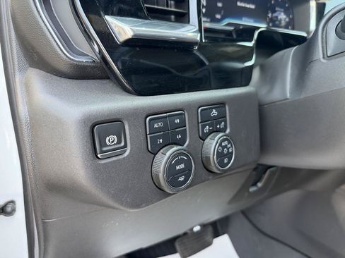 Used 2024 Chevrolet Silverado 1500 LT Trail Boss w/ Convenience Package II AWD/4WD image 12