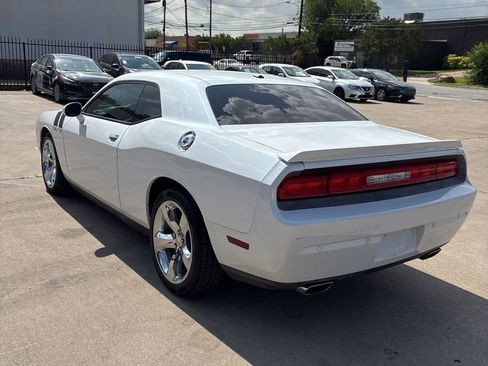 Used 2014 Dodge Challenger R/T Plus RWD image 4