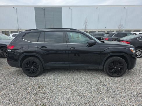 Used 2023 Volkswagen Atlas SE image 3