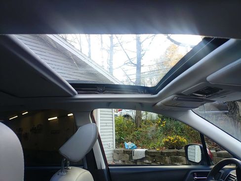 Used 2018 Subaru Forester 2.5i Limited image 16