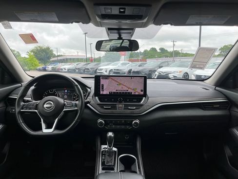Used 2024 Nissan Altima 2.5 SV w/ SV Premium Package FWD image 22