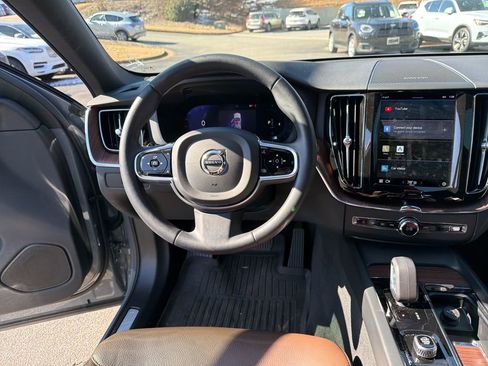 Used 2023 Volvo XC60 B5 Plus w/ Protection Package Premier image 17