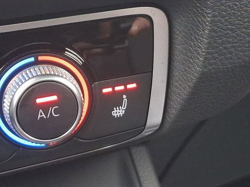 Certified 2025 Audi Q3 2.0T Premium Plus w/ Premium Plus Package image 27