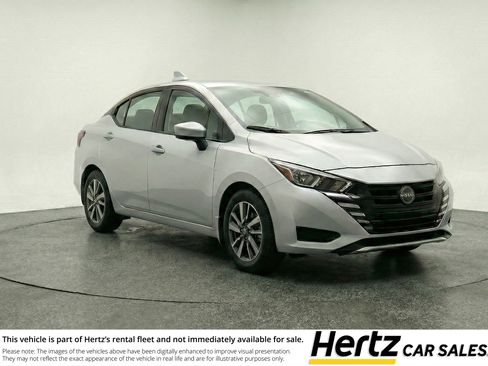 Used 2025 Nissan Versa SV image 1