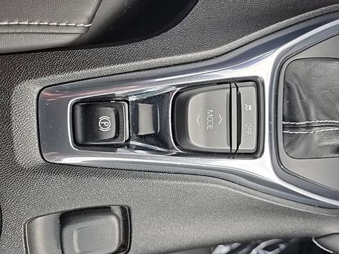 Used 2016 Chevrolet Camaro LT image 9