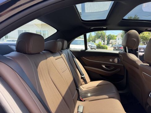 Used 2018 Mercedes-Benz E 300 4MATIC image 26