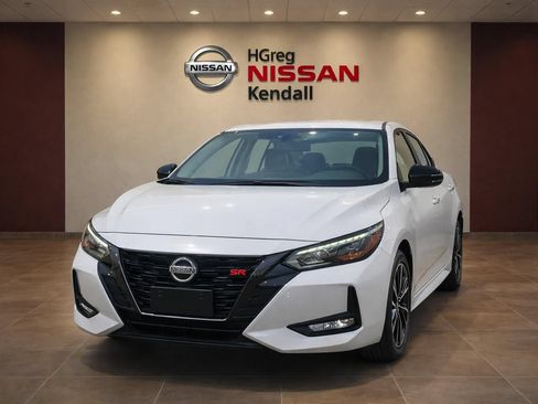 Used 2024 Nissan Sentra SR w/ SR Premium Package FWD image 5