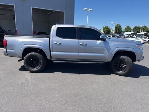 Used 2020 Toyota Tacoma SR RWD image 4