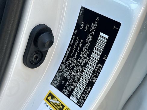 Used 2017 Toyota Highlander Limited image 36