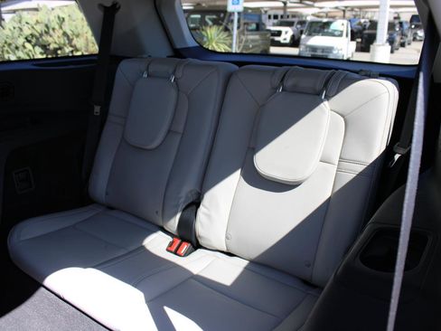 Used 2025 Lincoln Aviator 2WD image 8