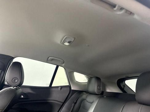 Used 2025 Chevrolet Trax LT w/ Driver Confidence Package FWD image 35