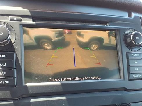 Used 2019 Nissan Titan SV w/ SV Convenience Package AWD/4WD image 22