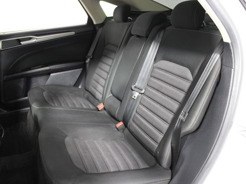 Used 2017 Ford Fusion SE w/ Fusion SE Technology Package FWD image 21