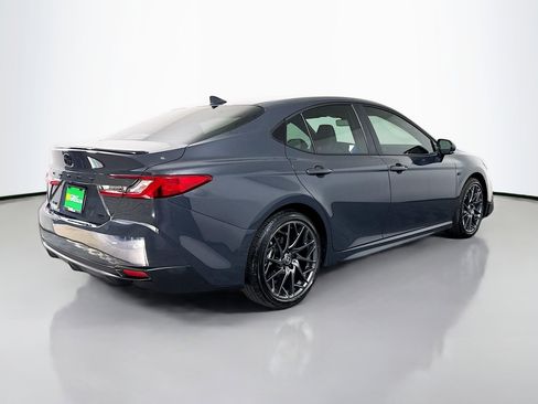 Used 2025 Toyota Camry SE w/ Convenience Package image 10