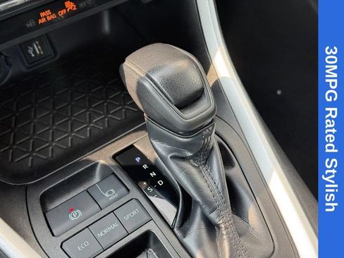 Used 2024 Toyota RAV4 XLE FWD image 27