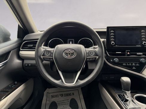 Used 2022 Toyota Camry LE image 12