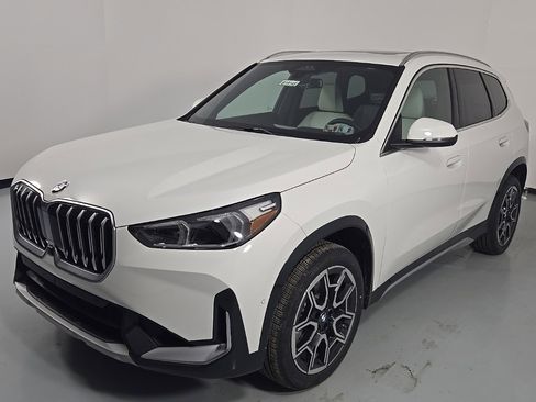 New 2026 BMW X1 xDrive28i w/ Technology Package image 3