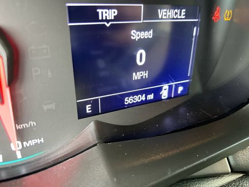 Used 2020 Chevrolet Trax LT w/ LT Convenience Package AWD/4WD image 16