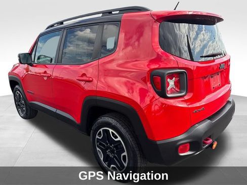 Used 2017 Jeep Renegade Trailhawk AWD/4WD image 3