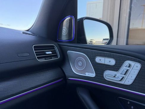 Used 2021 Mercedes-Benz GLS 580 4MATIC image 10