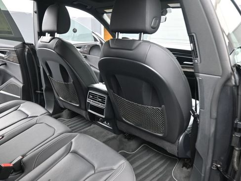 Used 2019 Audi Q8 Premium Plus w/ Premium Plus AWD/4WD image 25