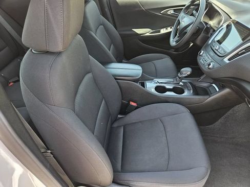 Used 2025 Chevrolet Malibu LT FWD image 15