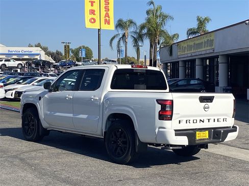New 2026 Nissan Frontier SV w/ Tow Package image 4